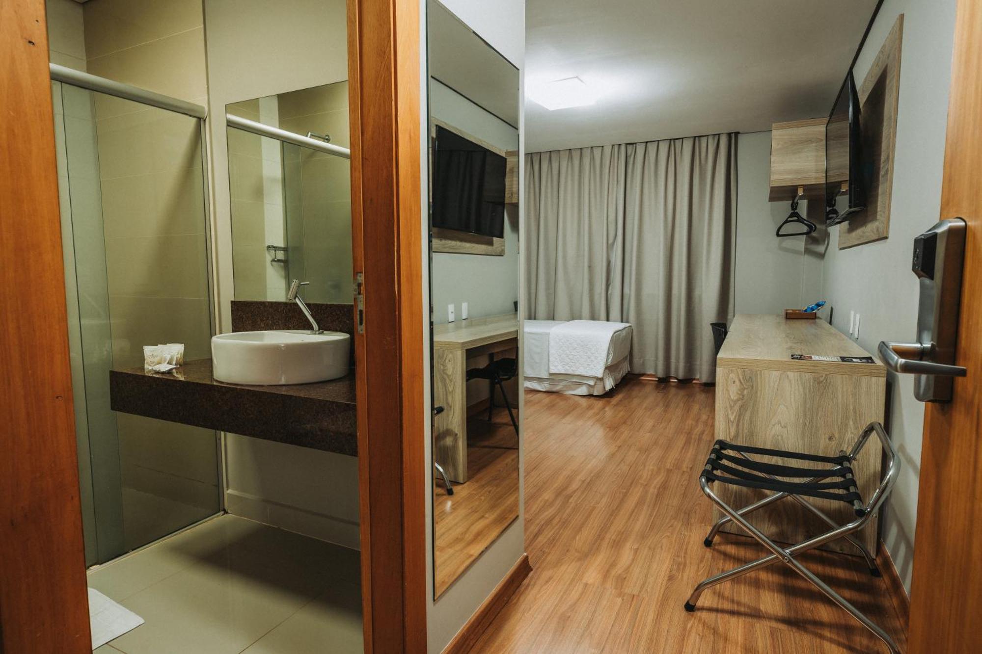 Catuai Hotel Cacoal Zewnętrze zdjęcie